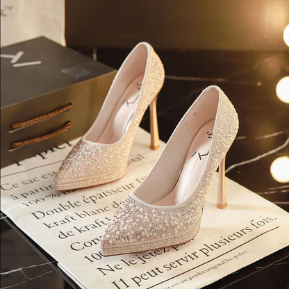 Tacones altos con brillantes diamantes de imitación