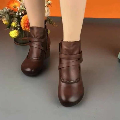 Botas cortas retro de tacón grueso.🎇